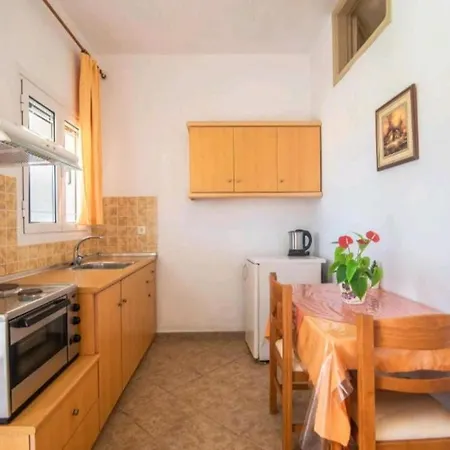 Appartement Aleka 2 *